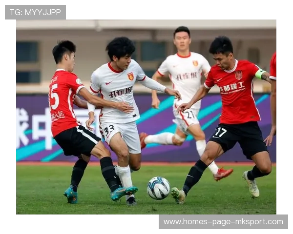 成都蓉城边路冲击连续奏效，禁区风声鹤唳